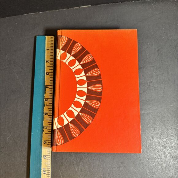 Vintage Julia Child Cook Book, "The French Chef Cookbook" hard cover [Book 208] - Picture 4 of 14